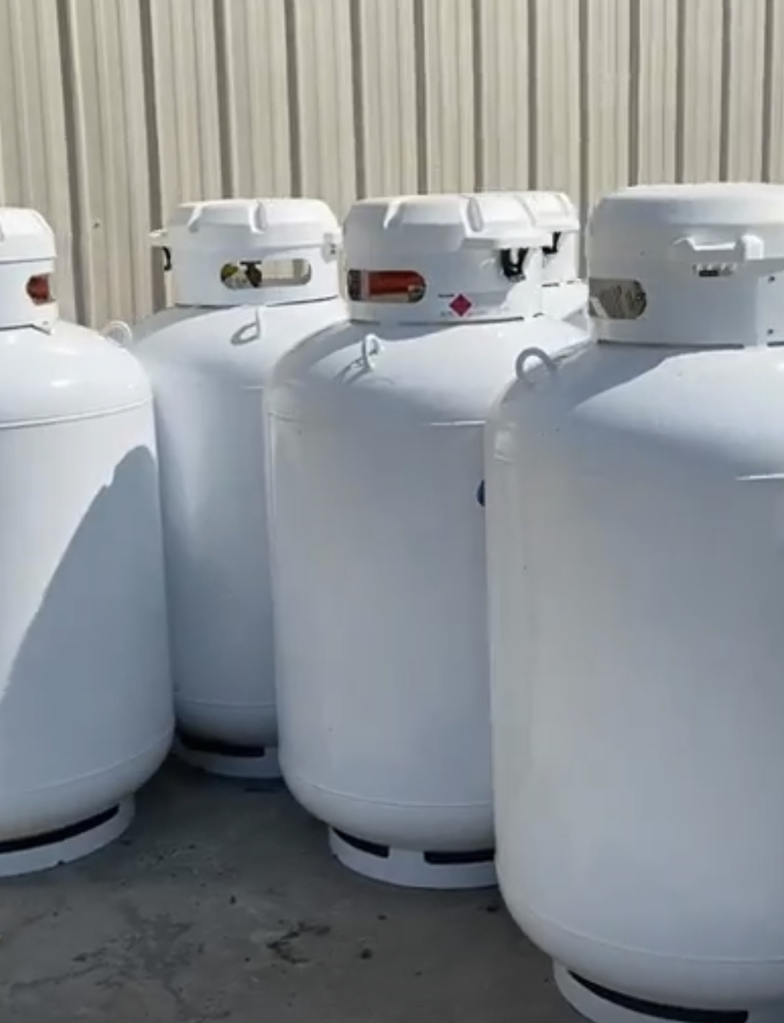 120 Gallon Propane Tanks (NEW) 120 Gallon Propane Tanks (NEW)