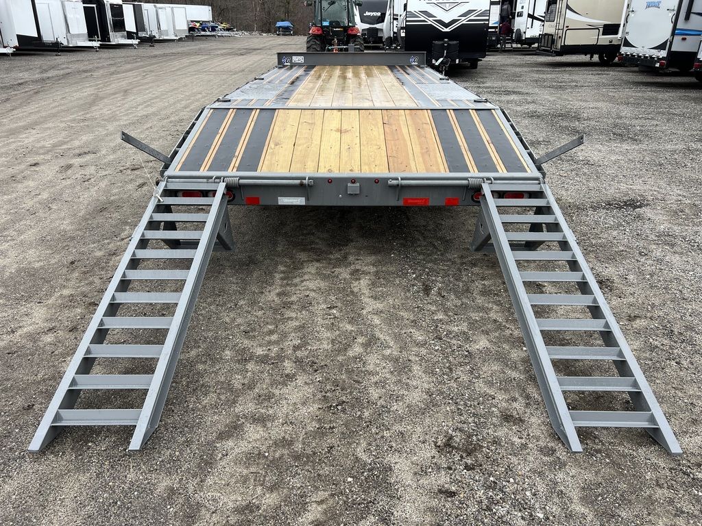 2024 Diamond C 8.5x20 20K Deckover Equipment Trailer w/ 72” Flip-Knee Ramps 2024 Diamond C 8.5x20 20K Deckover Equipment Trailer w/ 72” Flip-Knee Ramps - Image 4